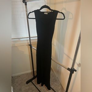 Long Sleeveless dress